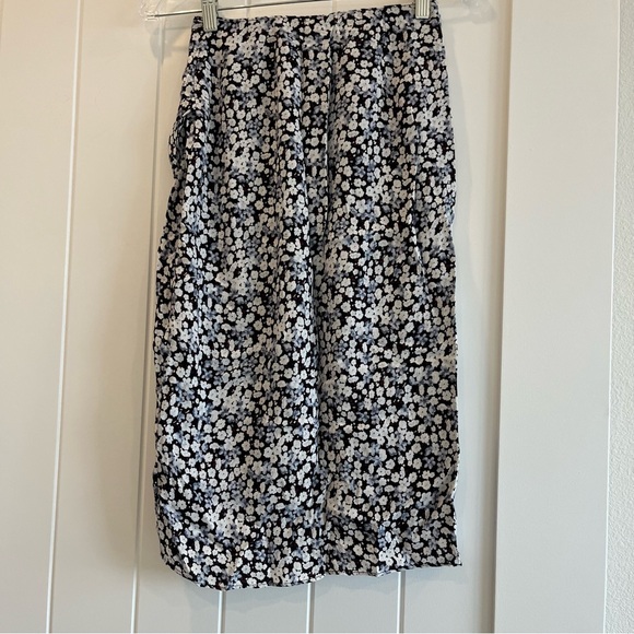 Abercrombie & Fitch Floral Ruched High-Slit Midi Skirt - Picture 2 of 3